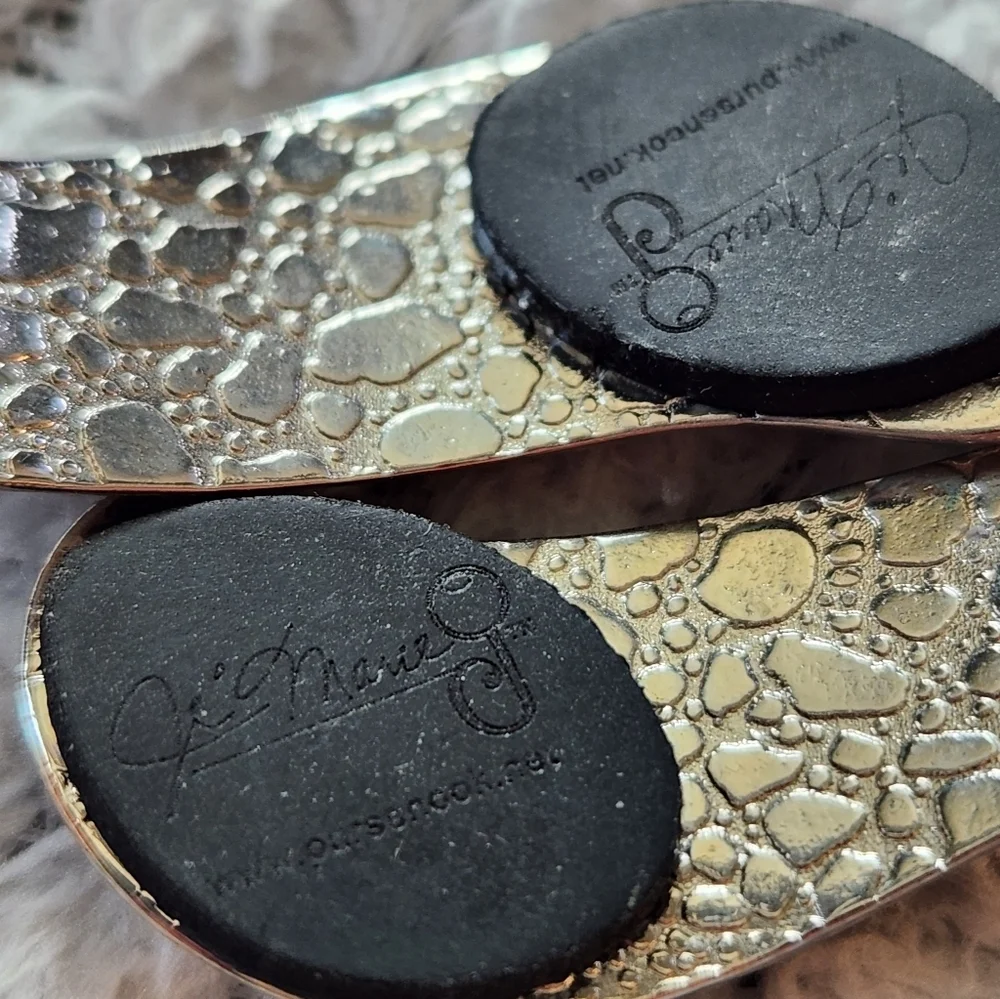 Je Marie Faux Leather Bracelet Purse Hook